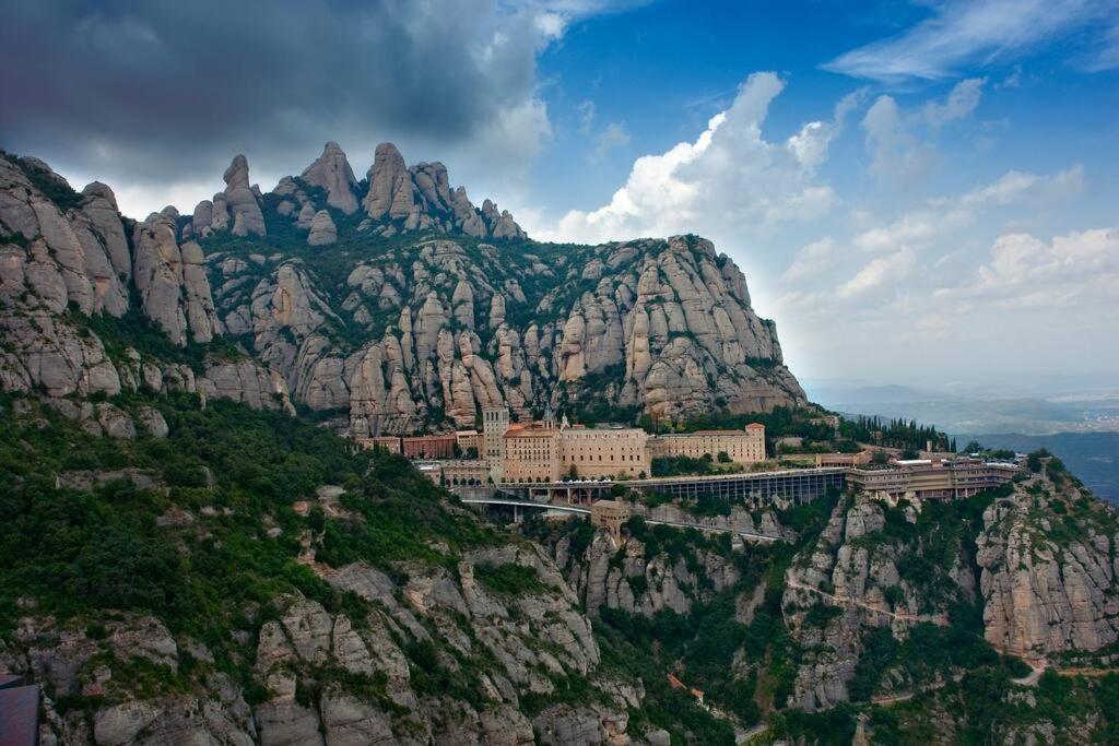 Piso En El Centro De Monistrol De Montserrat Exterior foto